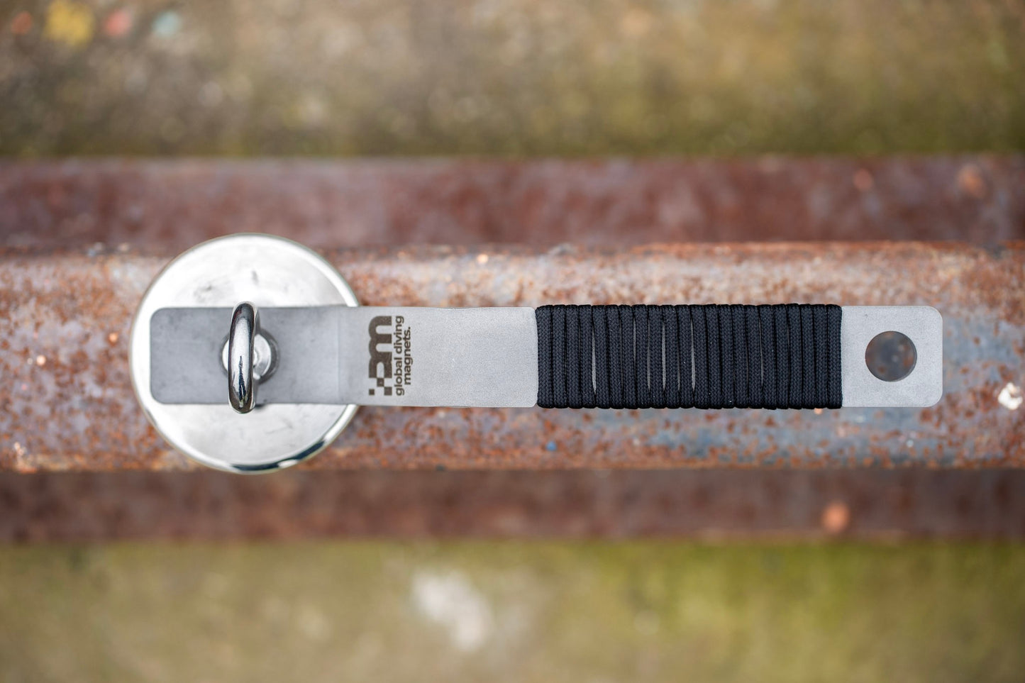 Handle Magnet Package with Paracord