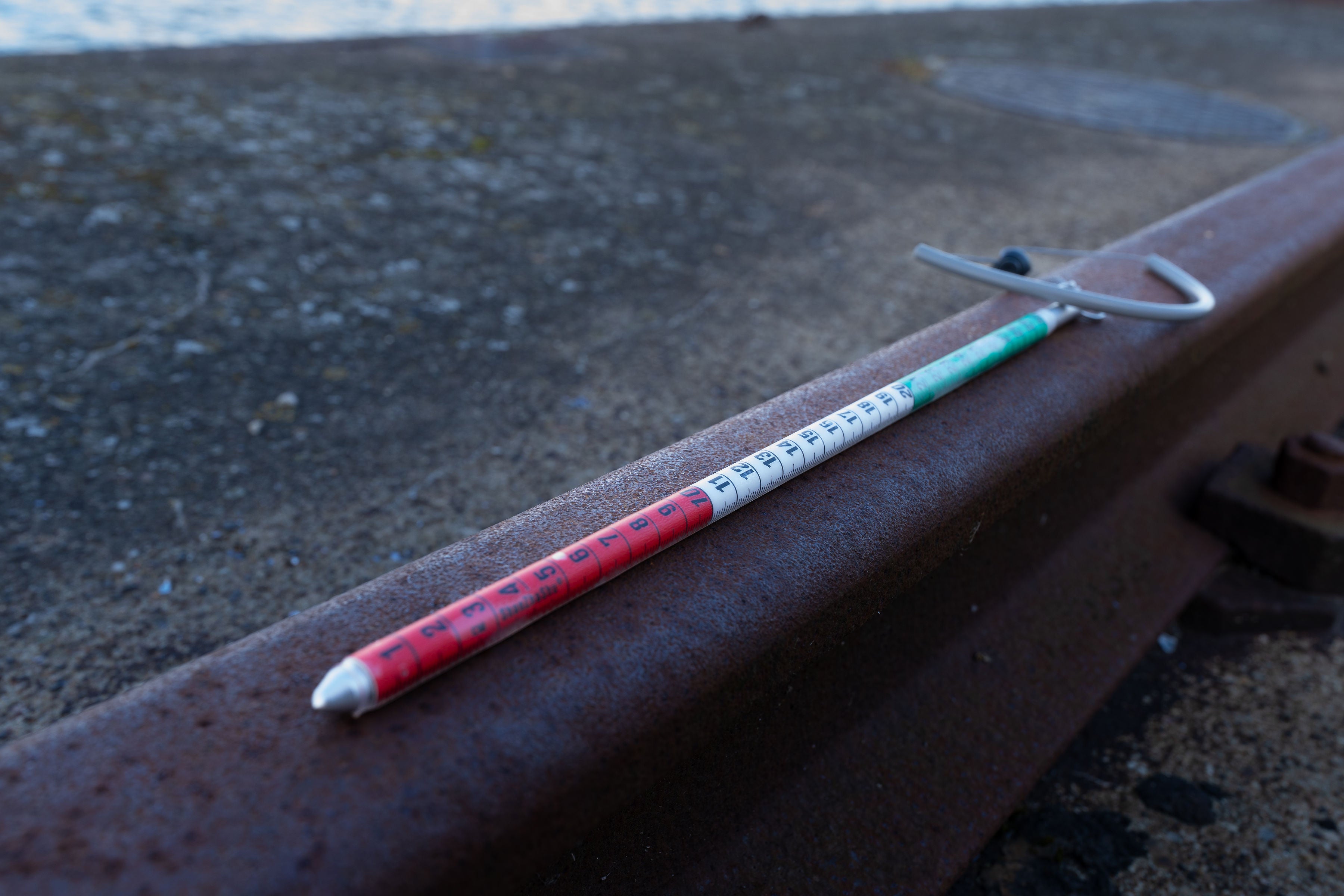 Pointer Magnets Inspection Pointer | Aluminium Colour-Coded Measuring Ruler - Global ...